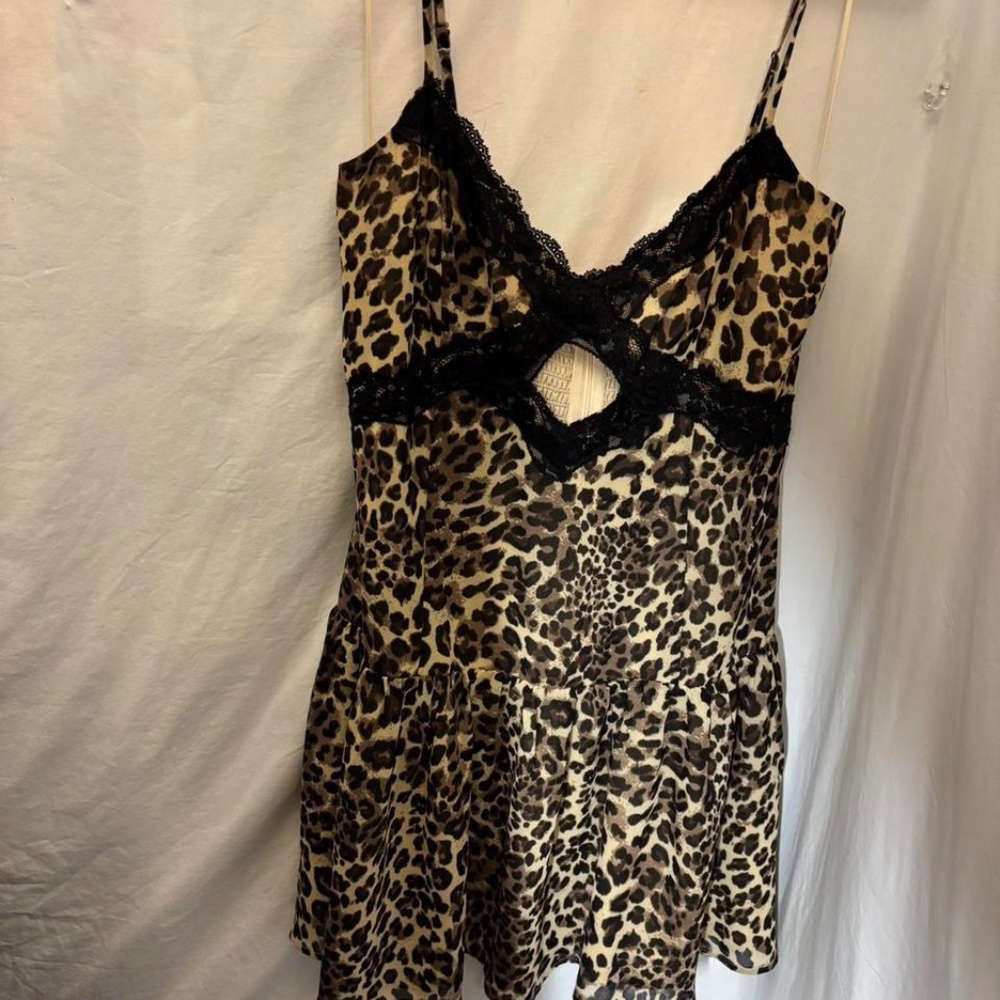 nwt, unworn - betsey johnson viola mini dress - leopard - size L